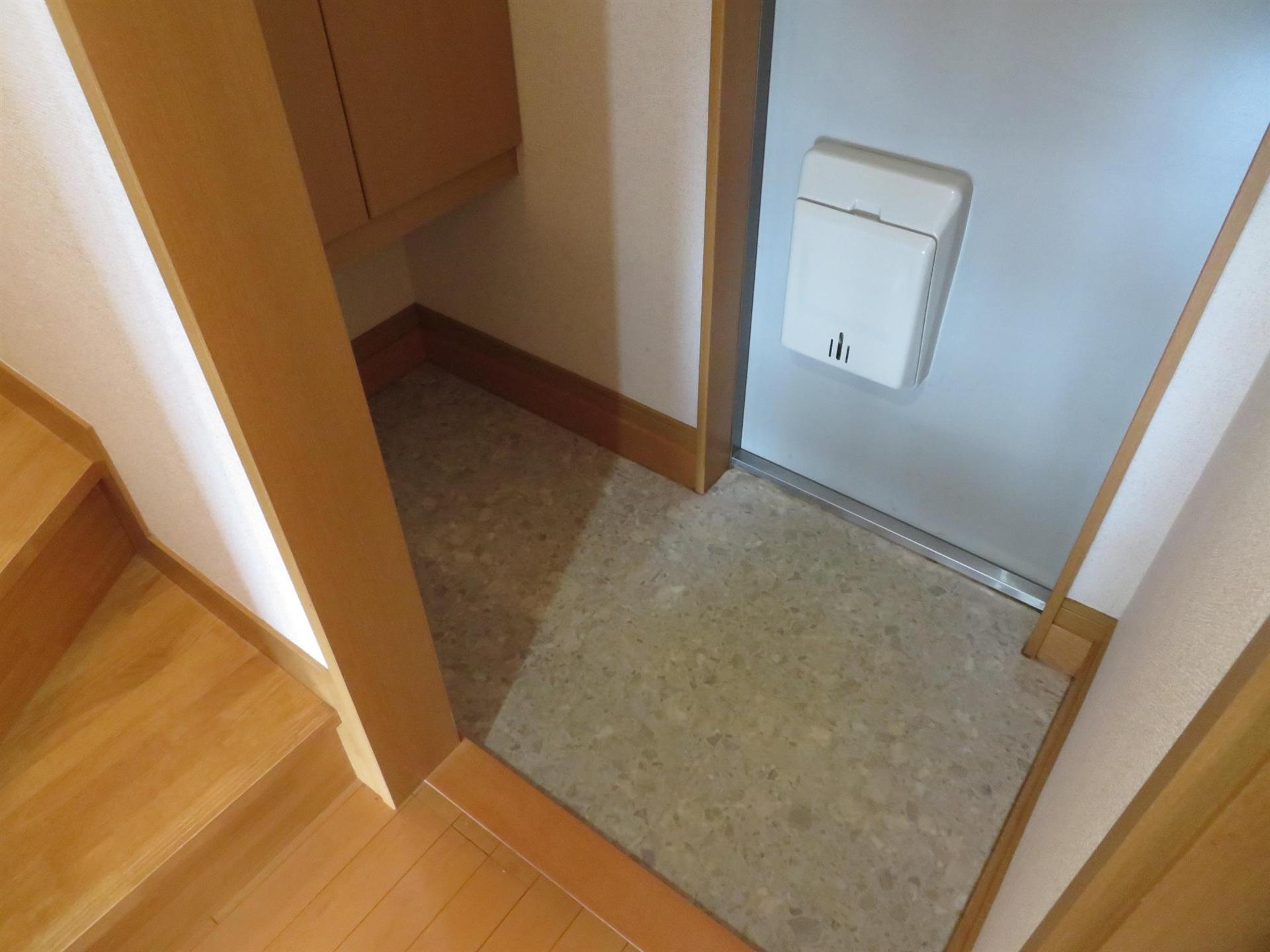 玄関　便利なシューズボックス付きです。