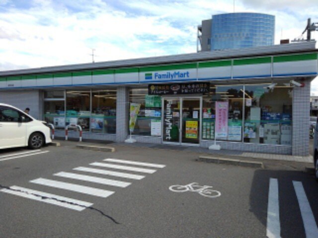 コンビニ　ファミリーマート長野若里店（コンビニ）まで435m