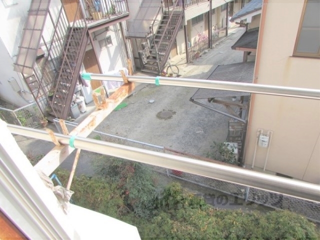 バルコニー　物干し竿