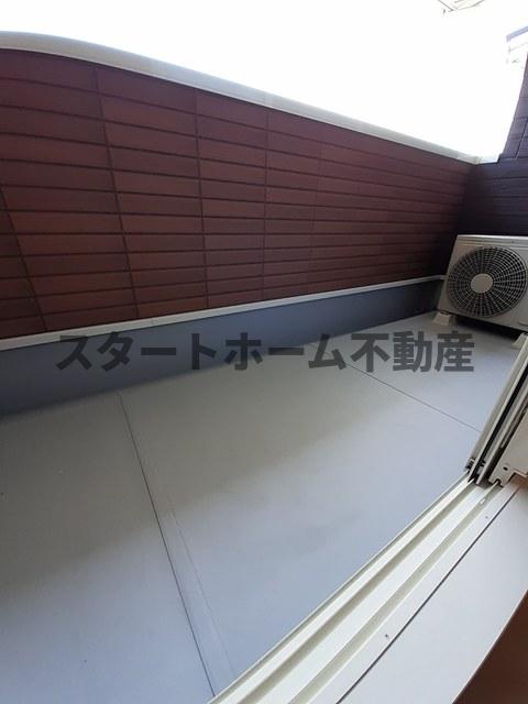 バルコニー　陽当たり良好なバルコニーです