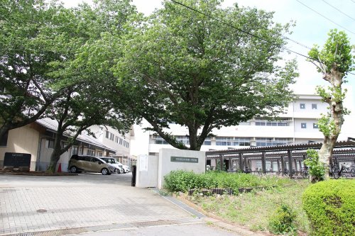中学校　牛久市立牛久第一中学校（中学校）まで2078m