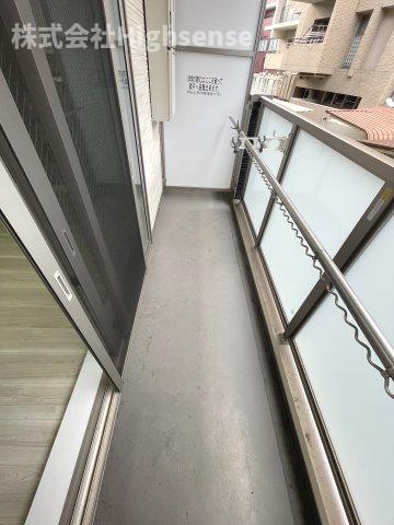 バルコニー　バルコニーからの眺めを楽しみながら食事をしませんか
