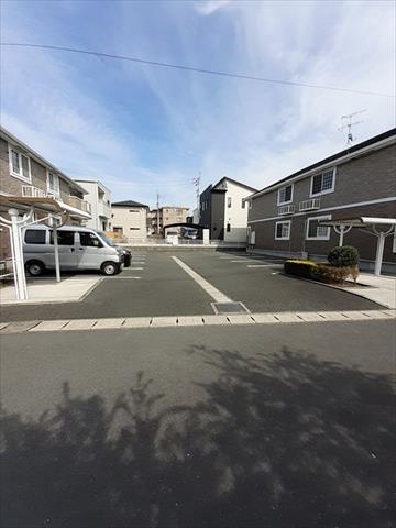 駐車場　駐車場