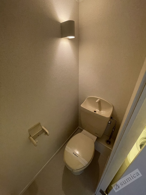 トイレ　この空間なんだか落ち着きます。清潔感のあるトイレです。