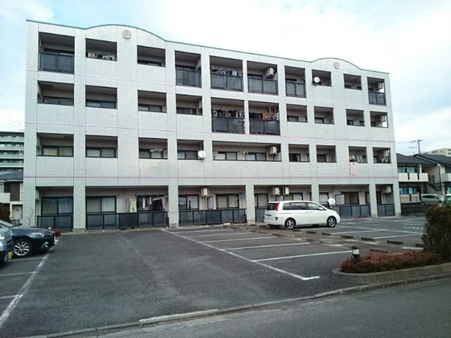 駐車場　駐車場があるので、車を買う予定の方も安心です