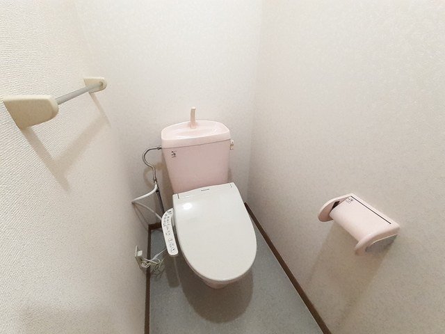 トイレ　落ち着いたトイレです