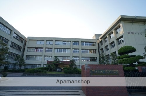 中学校　橿原中学校（中学校）まで704m