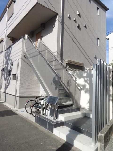 エントランス　★★エントランスは大通り側★★