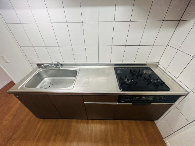 キッチン　※反転の間取りの室内写真を使用しております。