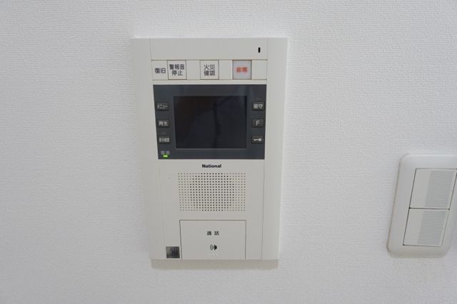 玄関　セキュリティ