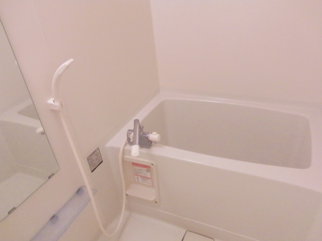 バス・シャワールーム　参考写真（同建物別部屋のものです）