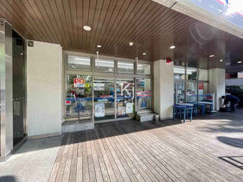 コンビニ　ローソン 横浜不老町1丁目店（コンビニ）まで301m