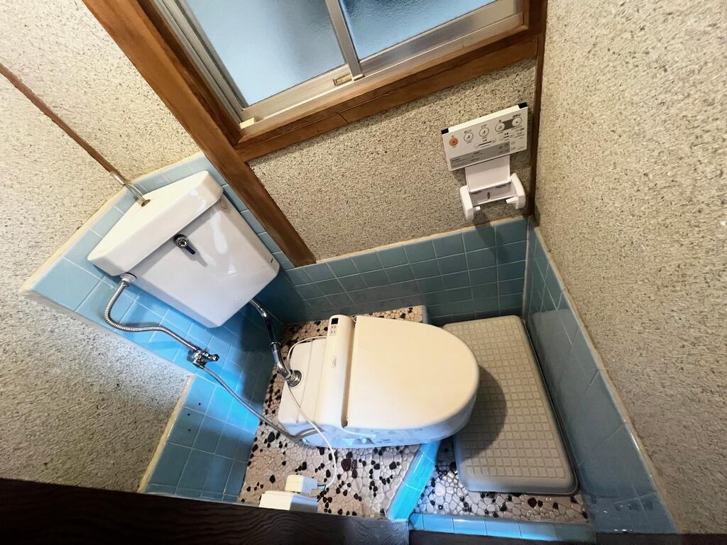 鈴蘭台南町6丁目一戸建のトイレ写真