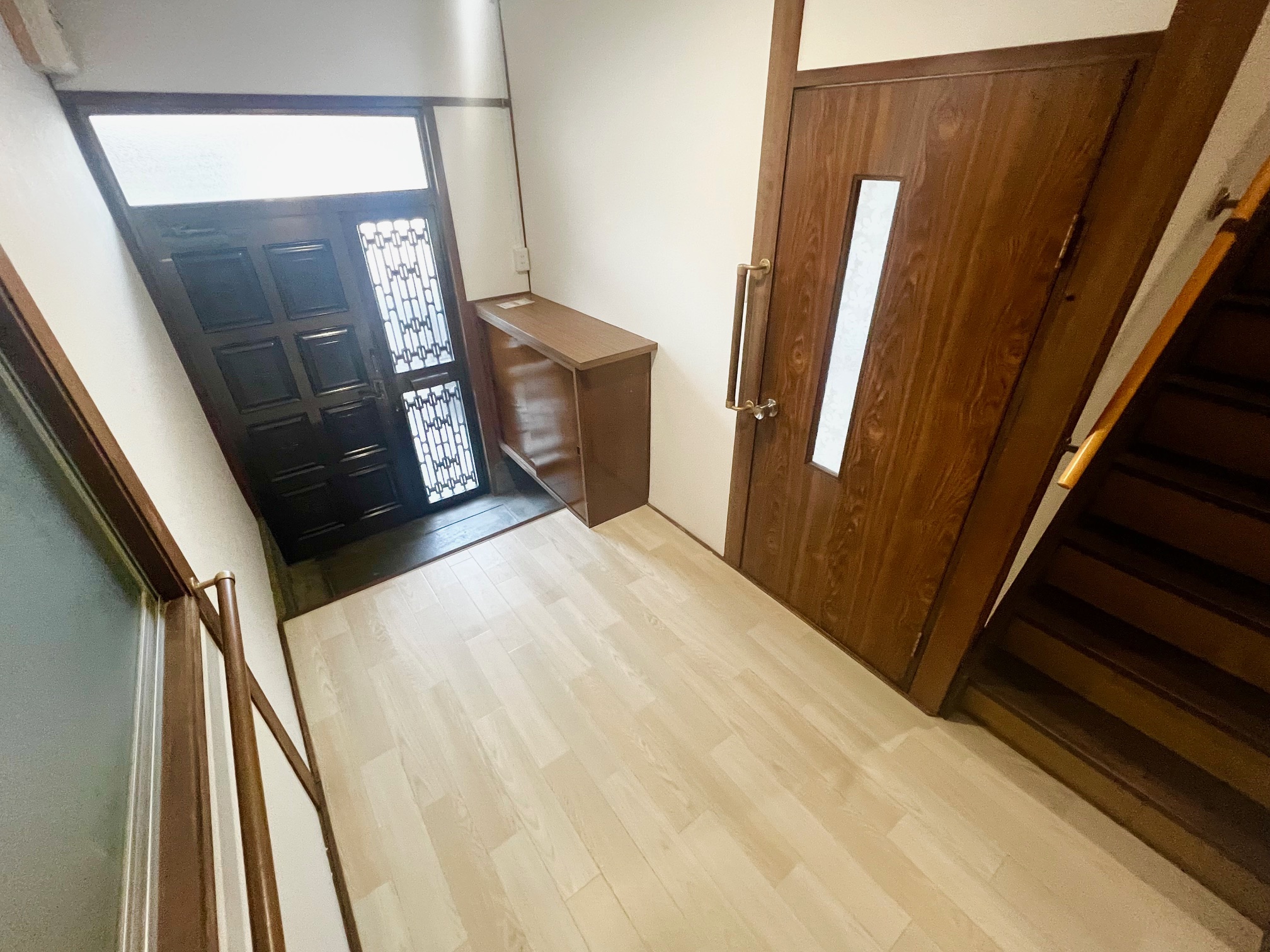 鈴蘭台南町6丁目一戸建の玄関写真