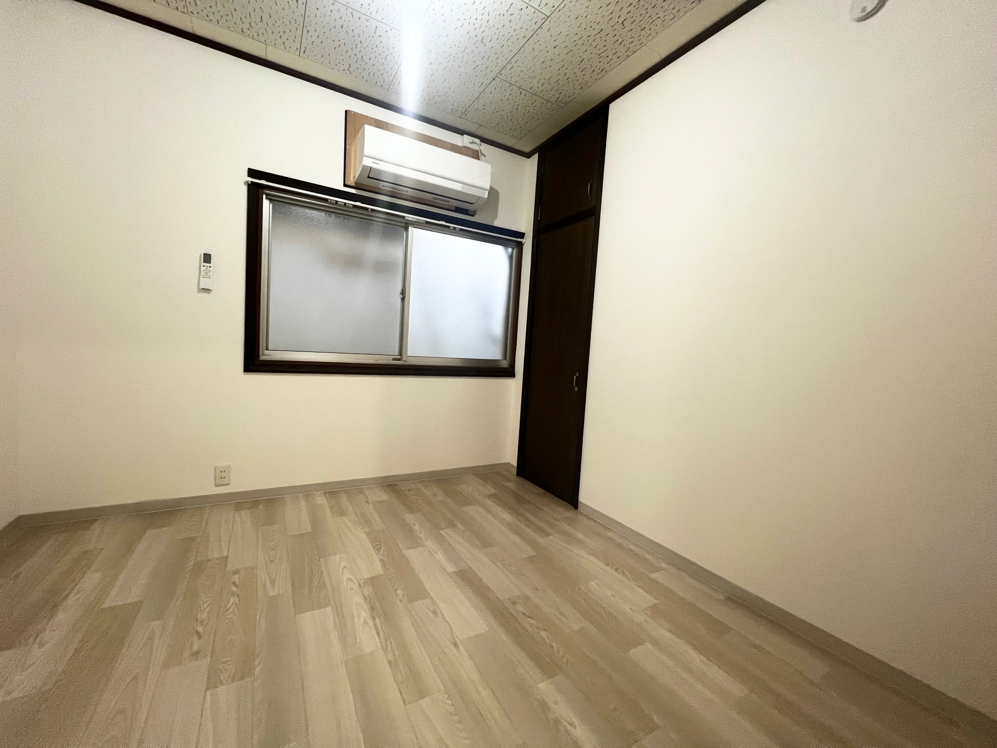 鈴蘭台南町6丁目一戸建の居間写真