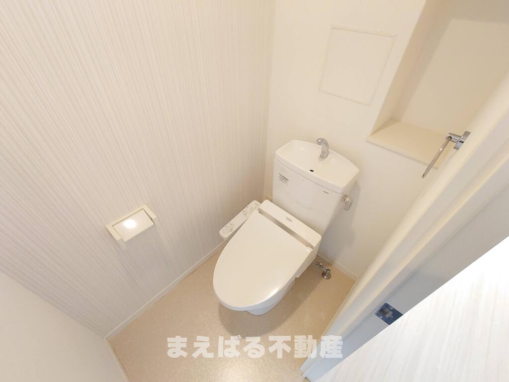 トイレ　温水洗浄便座