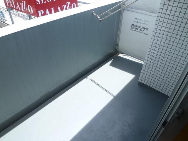 バルコニー　陽当りサンサン♪