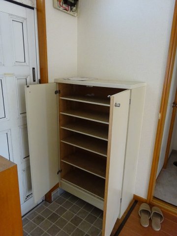 玄関　同間取り違うお部屋、シューズボックス