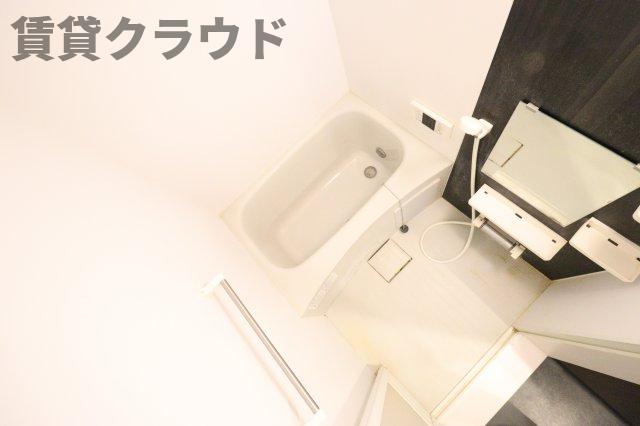 バス・シャワールーム　落ち着いた空間のお風呂です