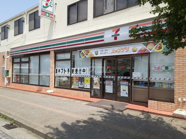 コンビニ　セブンイレブン北茨城大津港駅前店（コンビニ）まで153m