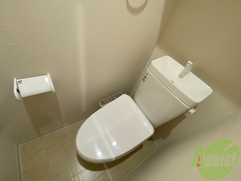 トイレ　トイレは温水洗浄便座で、とても快適にご利用いただけます。