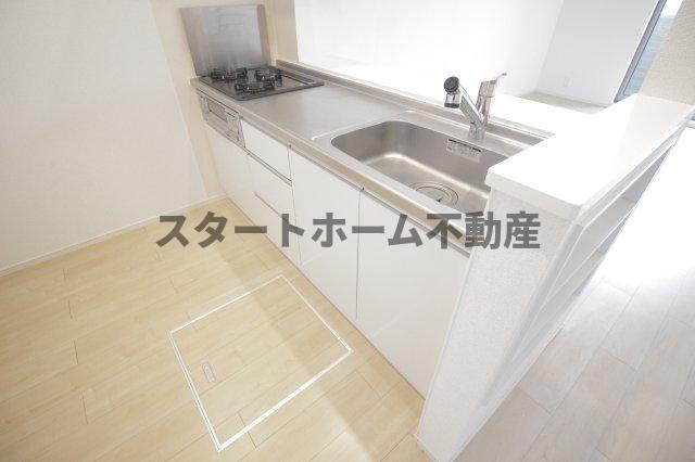 キッチン　コンパクトなキッチンで掃除もラクラク