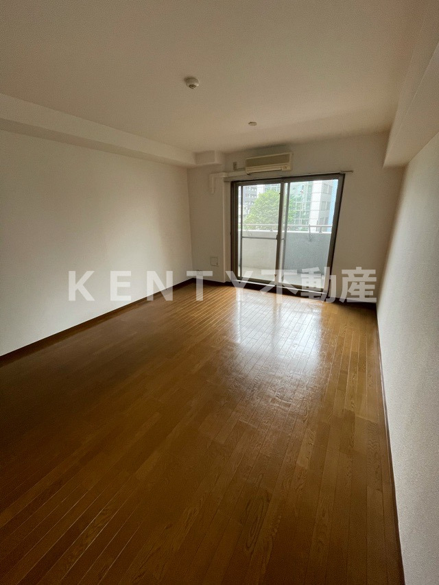 居室・リビング　こちらのリビングで趣味の時間をお楽しみください