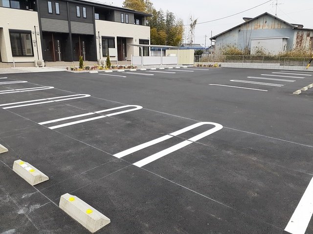 駐車場　車をお持ちの方に嬉しい駐車場付きの物件です
