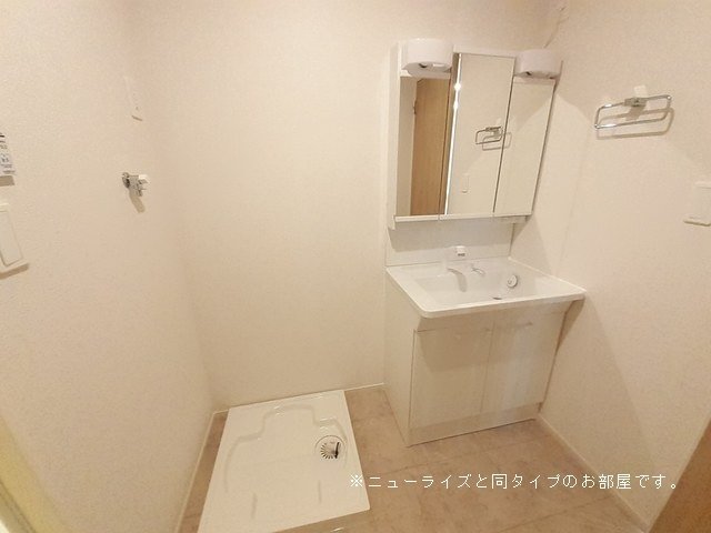 洗面設備　コンパクトで使いやすい洗面所