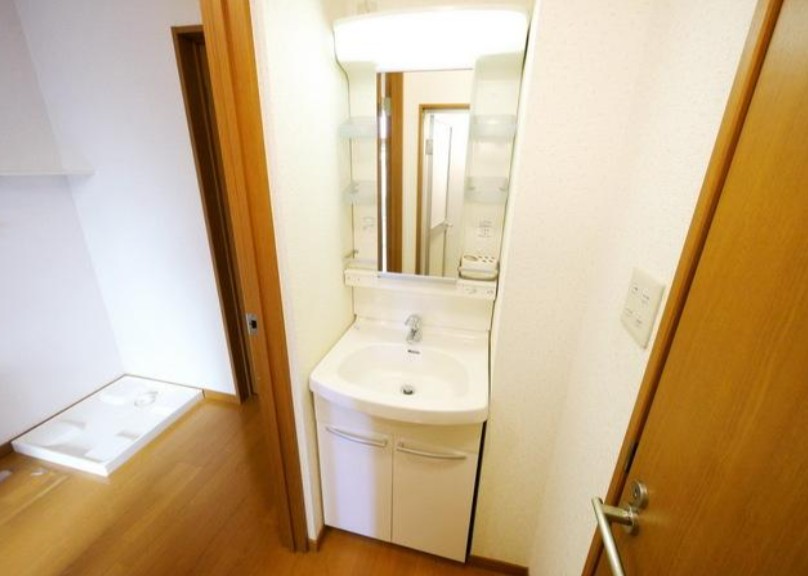 洗面設備　別部屋参照写真