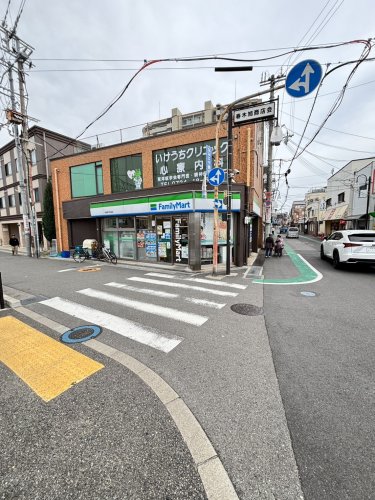 コンビニ　ファミリーマート 南海春木駅前店（コンビニ）まで640m