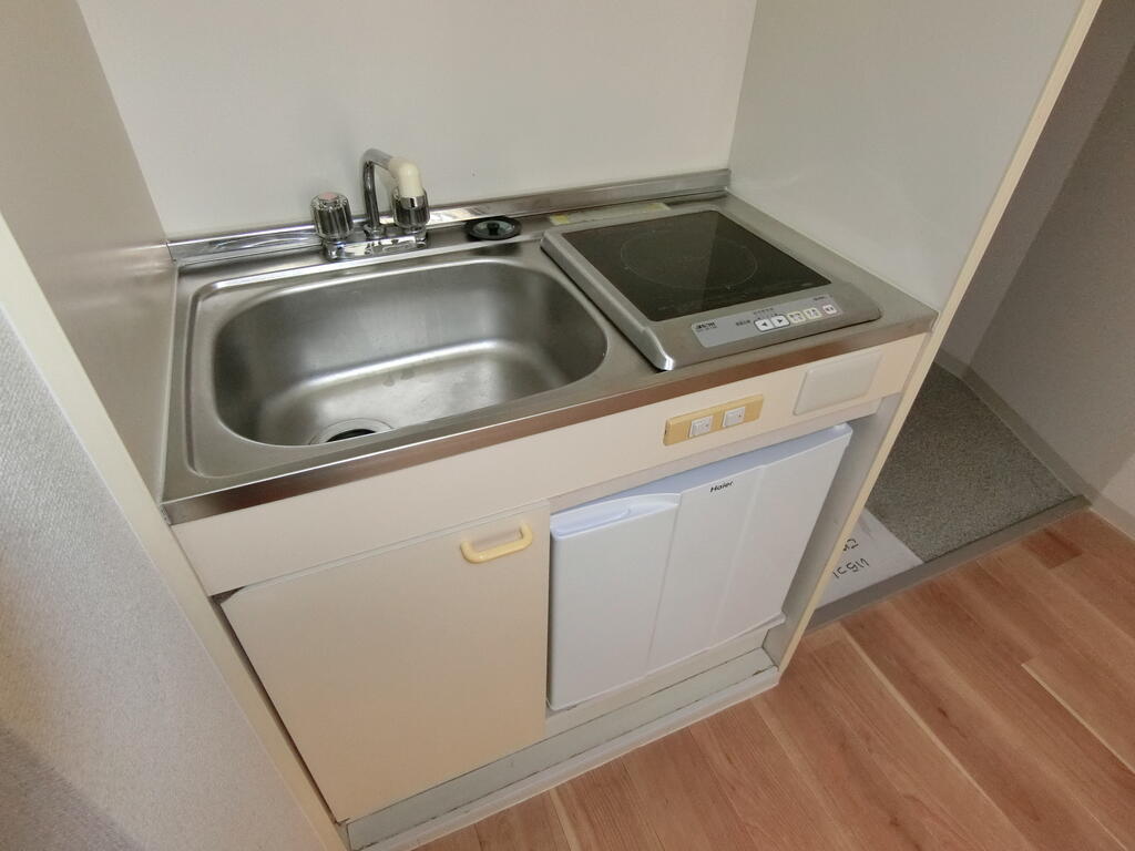 キッチン　ミニ冷蔵庫付いてます。