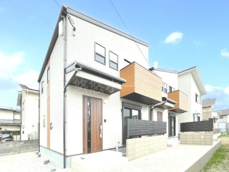 建物外観　駐車場有の戸建て住宅(^^♪