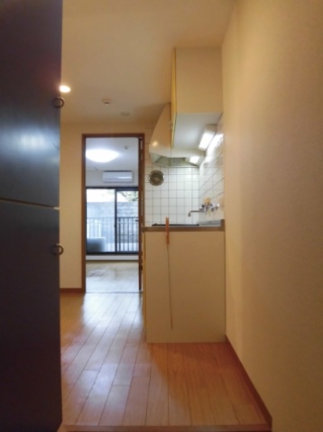 その他部屋・スペース　玄関→居室