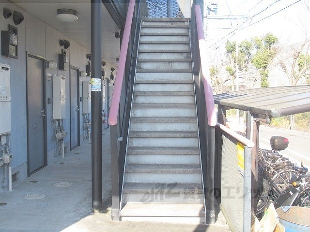 エントランス　階段