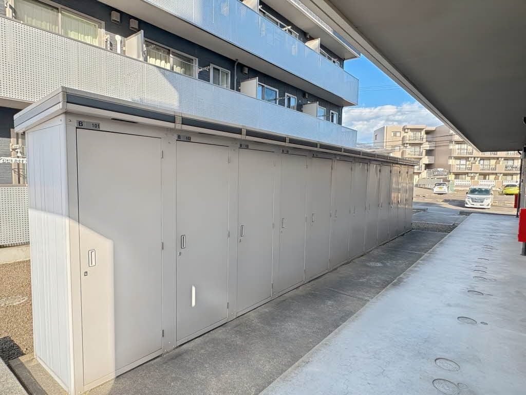 建物外観　ストッカー