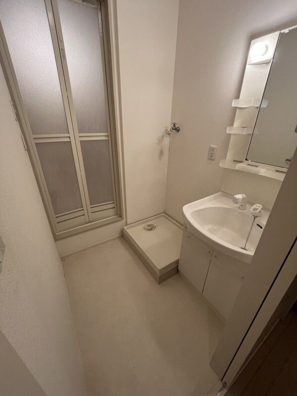 洗面設備　同物件別部屋写真