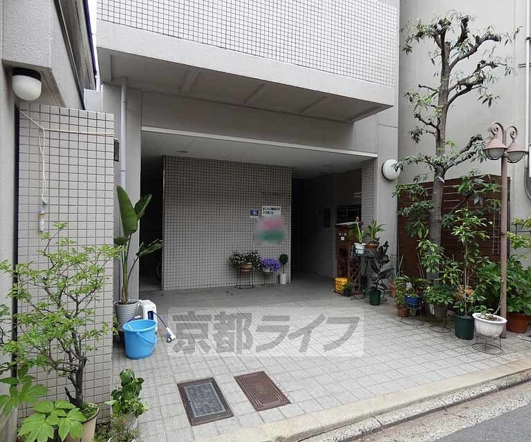 エントランス　建物エントランスです。