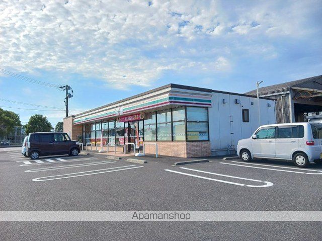 コンビニ　セブンイレブン鹿屋札元一丁目店（コンビニ）まで450m