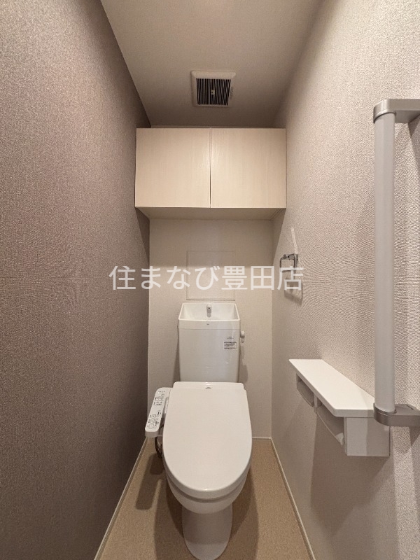 トイレ　反転・同型タイプ
