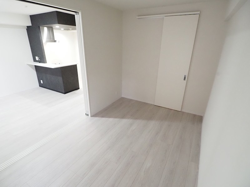 その他部屋・スペース　6.1帖と広めな洋室です。