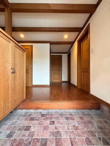木津山町戸建の玄関写真