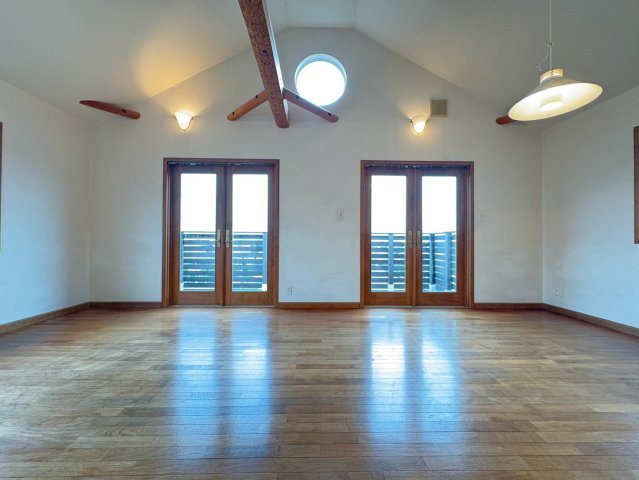 木津山町戸建の居間写真
