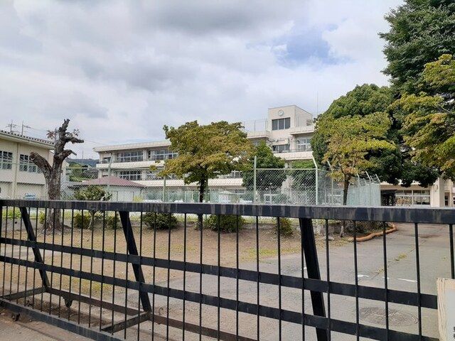 小学校　渋川市立豊秋小学校（小学校）まで650m