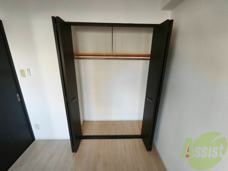 収納　寝室の収納です。部屋がすっきり片付きます。