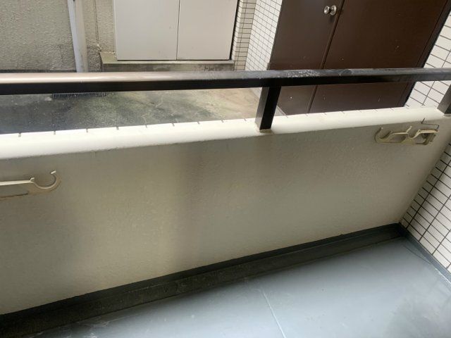 バルコニー　外からの目が気にならないバルコニーで洗濯物が干せます