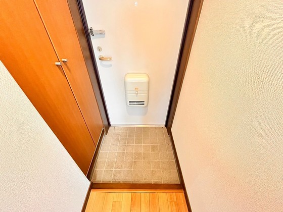 玄関　※別部屋の写真です
