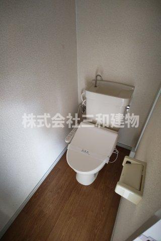 トイレ　同間取り別室の参考写真です