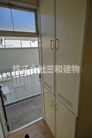 玄関　同間取り別室の参考写真です