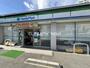 コンビニ　ファミリーマート 品川平塚店（コンビニ）まで549m